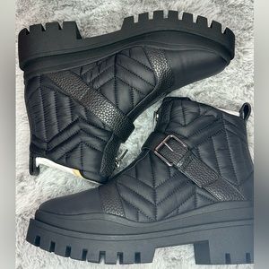 ✨Host Pick✨ Vionic Janara Black Waterproof Nylon Boot- Sz 8M